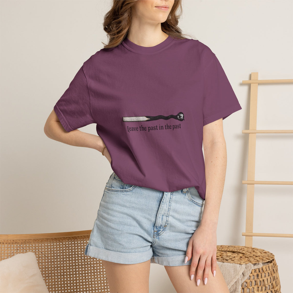 T-Shirt — Minimal Smoking Pipe Graphic “Leave the Past in the Past”
