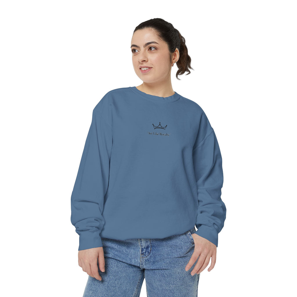 Minimal Sailboat Crewneck Sweatshirt — 'Sail the Sea' Graphic