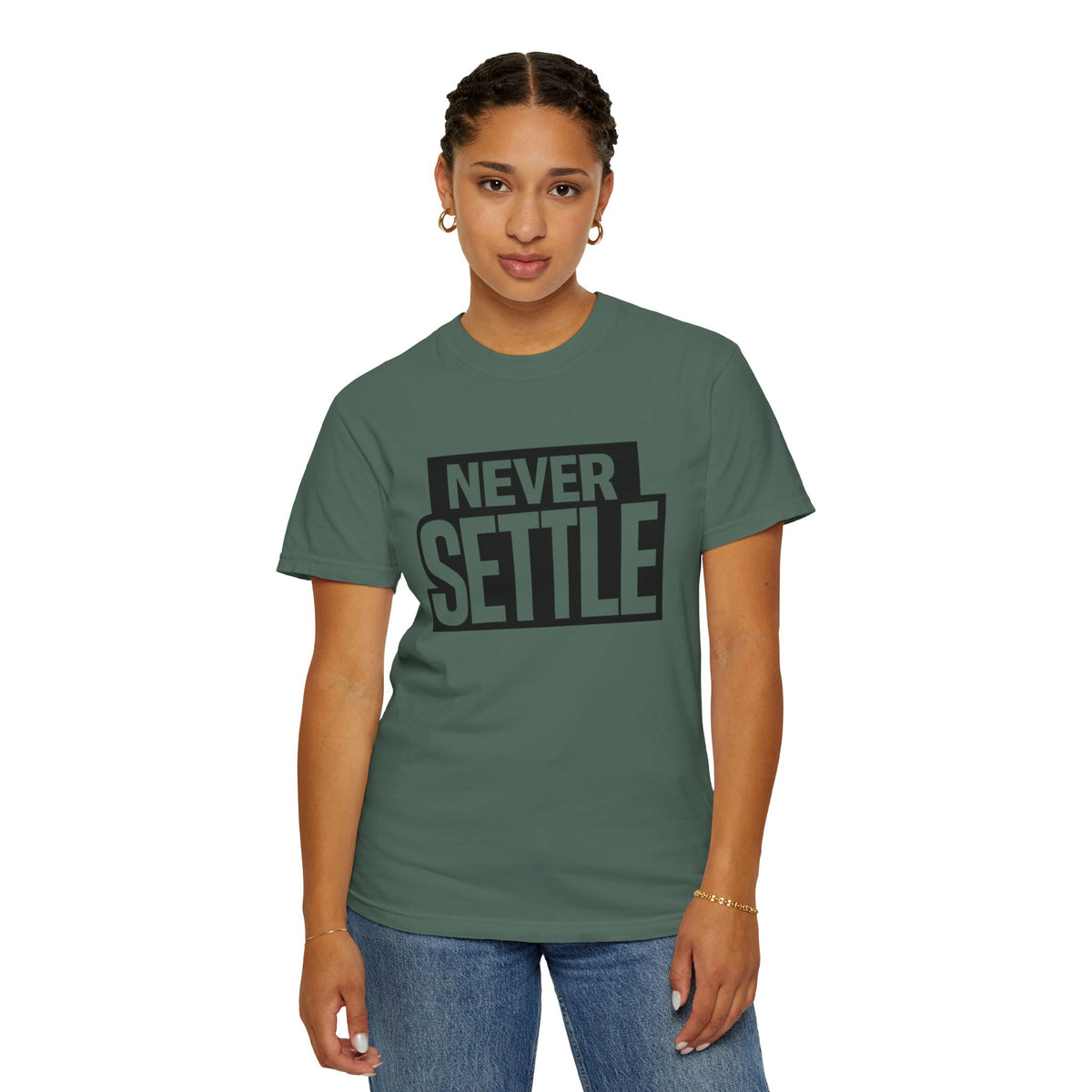 Never Settle T-Shirt — Bold Motivational Graphic Tee