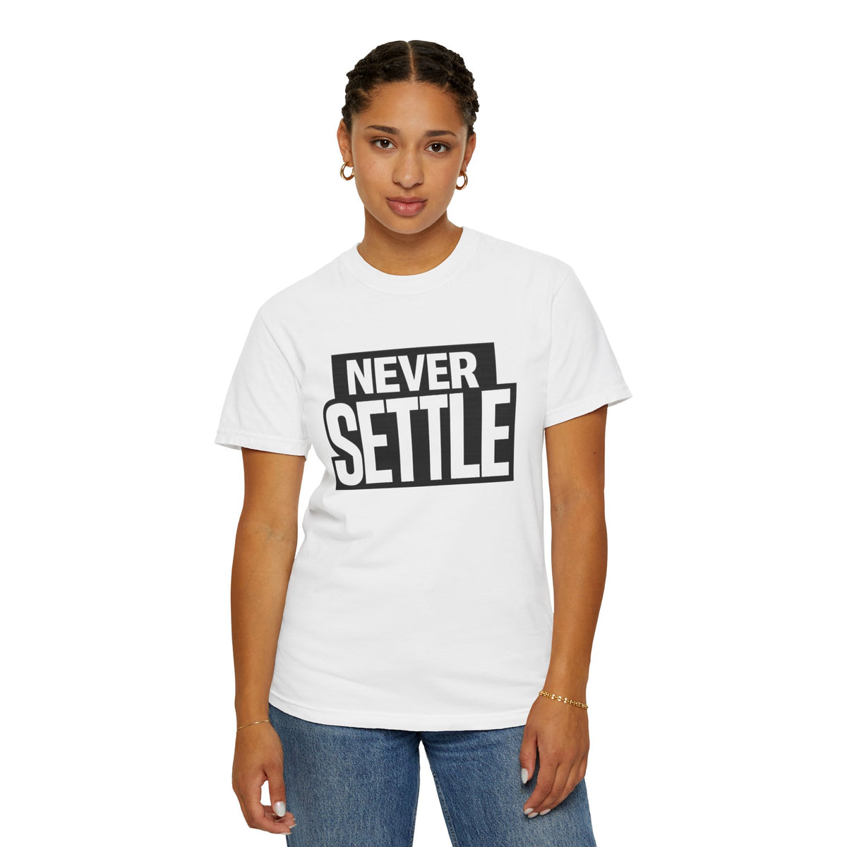 Never Settle T-Shirt — Bold Motivational Graphic Tee