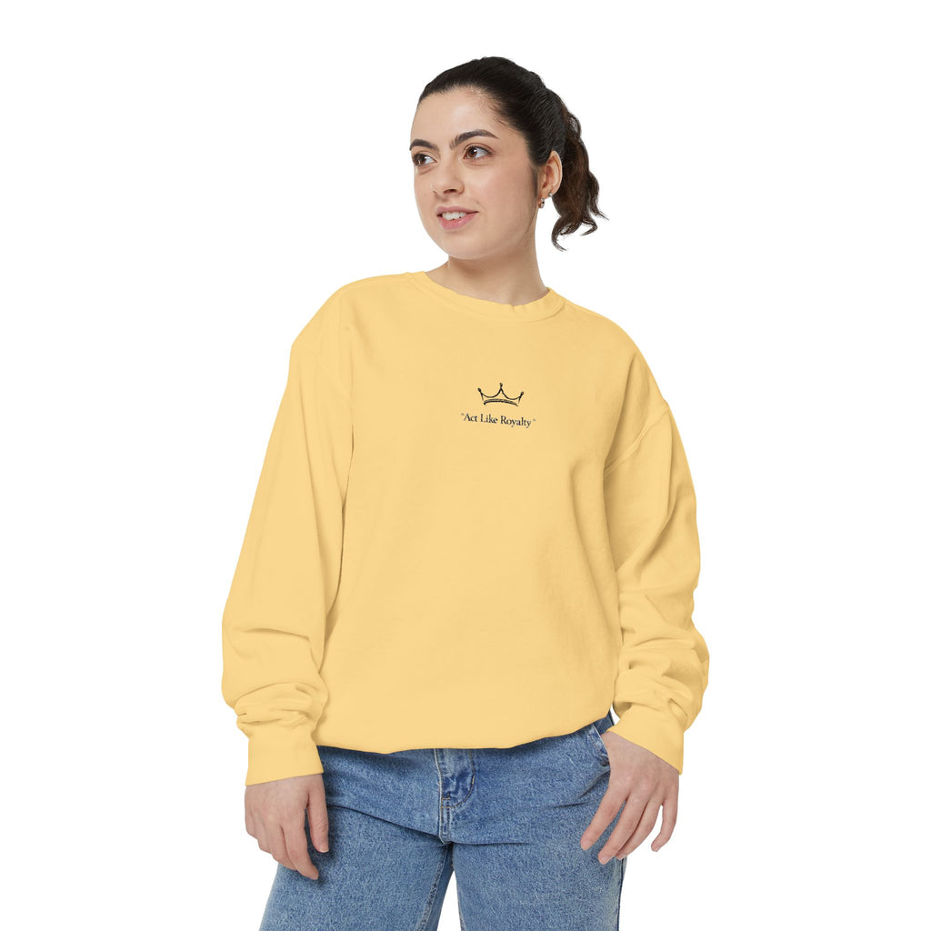 Minimal Sailboat Crewneck Sweatshirt — 'Sail the Sea' Graphic